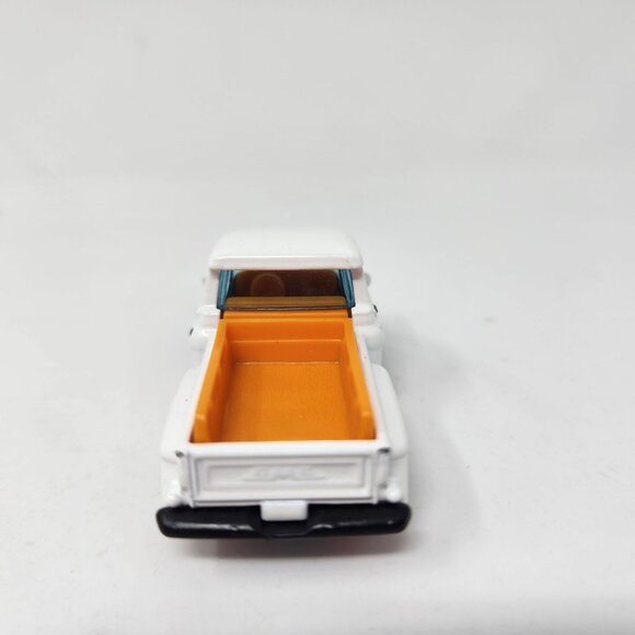 Matchbox 1957 GMC Stepside Ranec Equipment White Truck Die-Cast 1:66 Scale Model - Picture 5 of 6